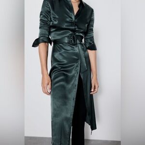 🦋 Bloggers Favorite 🦋 - NWT Zara Bottle Green Satin Effect Midi Dress Sz M